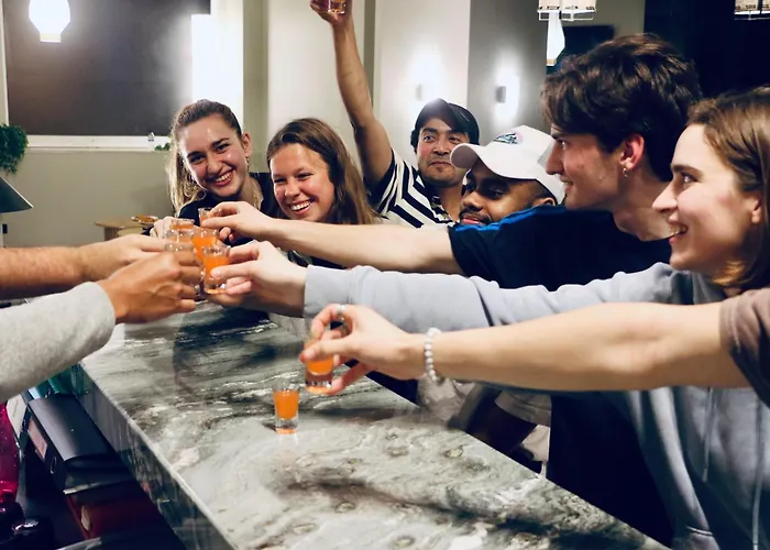 Gspot & Triangles Pizzeria Hostal *