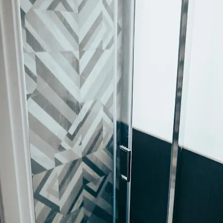 אכסניה Gspot & Triangles Pizzeria *