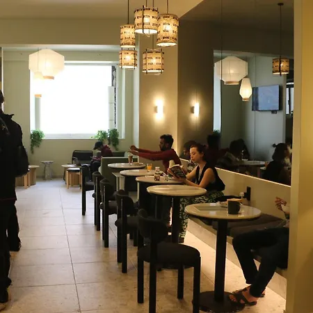 Gspot & Triangles Pizzeria Hostel *