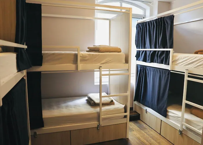 Gspot & Triangles Pizzeria Vandrarhem *