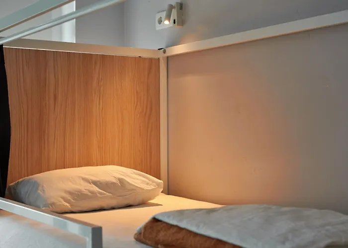 Gspot & Triangles Pizzeria Vandrarhem